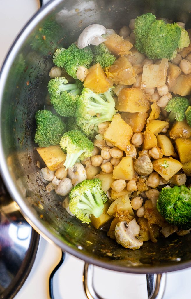 thai yello curry | http://andthentherewasfood.co.za/